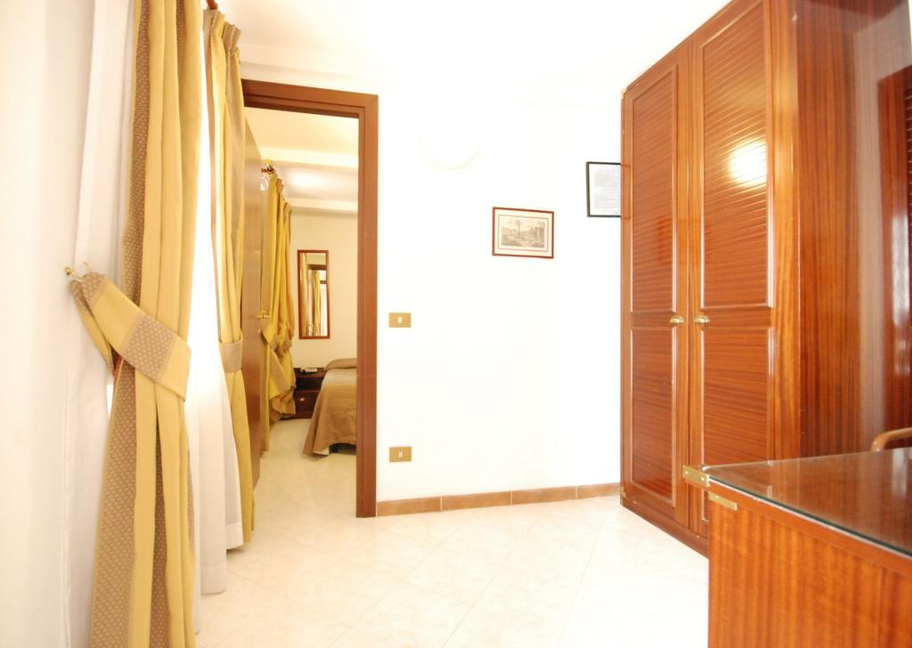 Hotel Residence Vatican Suites Rom Zimmer foto